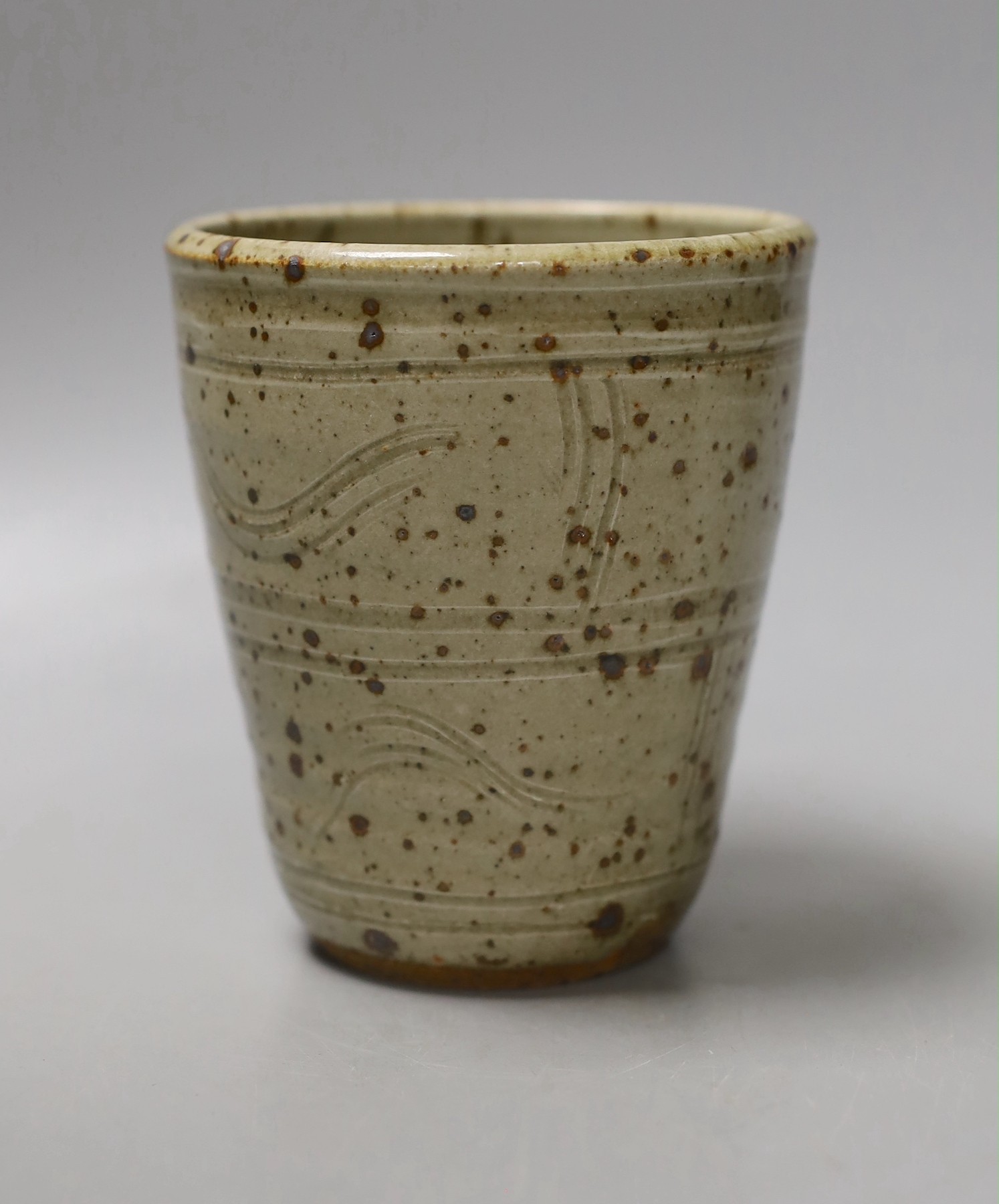 A studio pottery beaker by Seth Cardew, 12cm